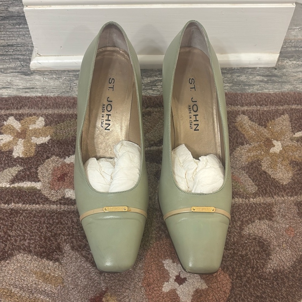 ST. JOHN 2 inch Pumps Size 8